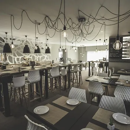 Hotel Karene 3*