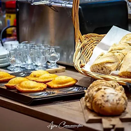 فندق Karene 3*