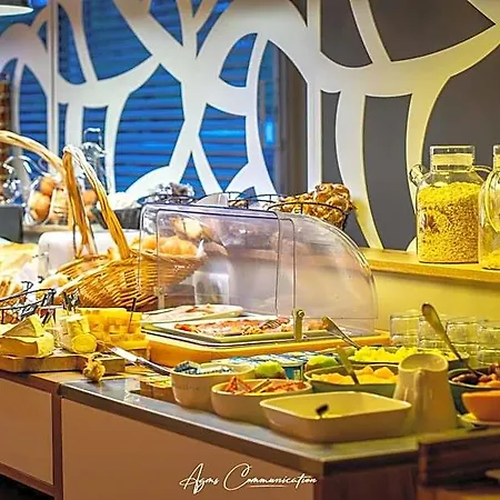 فندق Karene